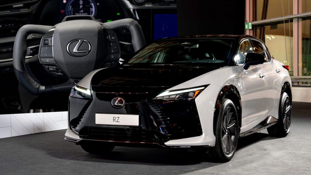 Lexus RZ